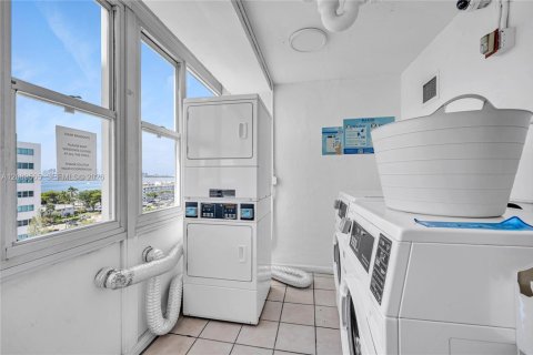 Copropriété à louer à North Bay Village, Floride: 2 chambres, 99.78 m2 № 2350537 - photo 27