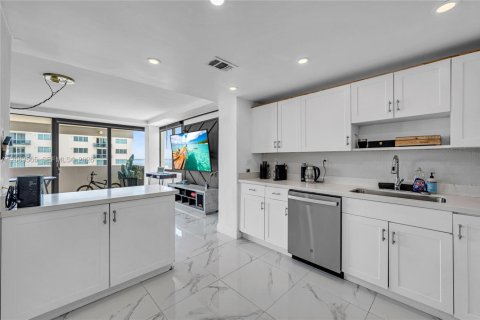 Copropriété à louer à North Bay Village, Floride: 2 chambres, 99.78 m2 № 2350537 - photo 10