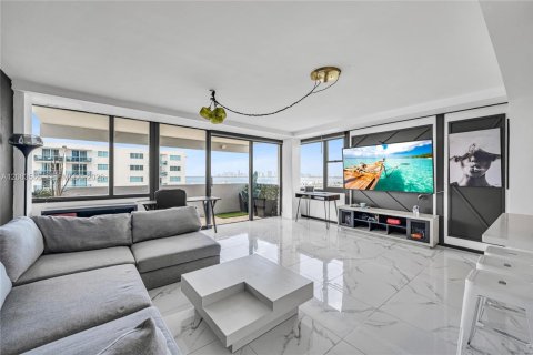 Condo à North Bay Village, Floride, 2 chambres  № 2350537