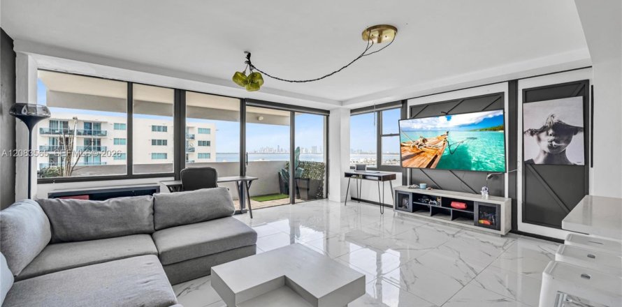 Condo à North Bay Village, Floride, 2 chambres  № 2350537