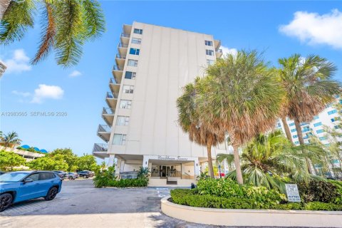 Copropriété à louer à North Bay Village, Floride: 2 chambres, 99.78 m2 № 2350537 - photo 29