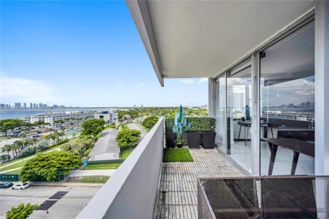 Copropriété à louer à North Bay Village, Floride: 2 chambres, 99.78 m2 № 2350537 - photo 17