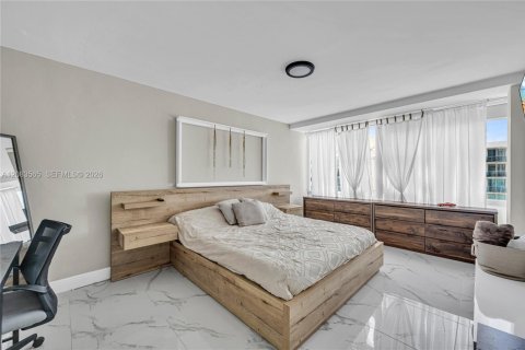 Copropriété à louer à North Bay Village, Floride: 2 chambres, 99.78 m2 № 2350537 - photo 23