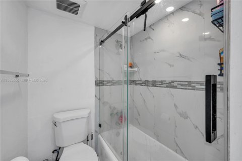 Copropriété à louer à North Bay Village, Floride: 2 chambres, 99.78 m2 № 2350537 - photo 26