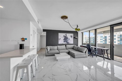 Copropriété à louer à North Bay Village, Floride: 2 chambres, 99.78 m2 № 2350537 - photo 11