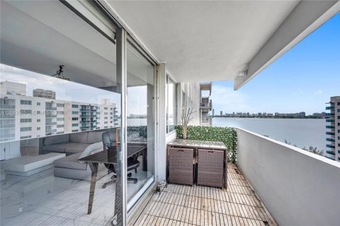 Copropriété à louer à North Bay Village, Floride: 2 chambres, 99.78 m2 № 2350537 - photo 15