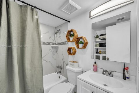 Copropriété à louer à North Bay Village, Floride: 2 chambres, 99.78 m2 № 2350537 - photo 22