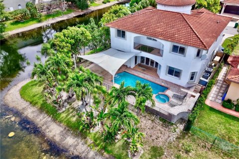 Купить виллу или дом в Майами, Флорида 4 спальни, 313.17м2, № 2064498 - фото 19