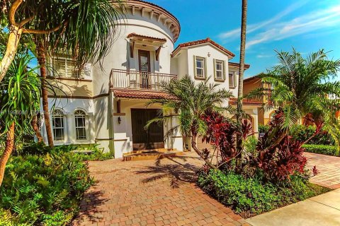 Дом в Майами, Флорида 4 спальни, 313.17м2 № 2064498