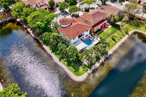 Купить виллу или дом в Майами, Флорида 4 спальни, 313.17м2, № 2064498 - фото 17