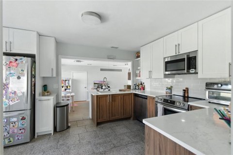 House in Orlando, Florida 2 bedrooms, 105.91 sq.m. № 1870808 - photo 6