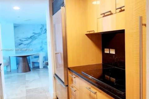 Condo in Miami Beach, Florida, 2 bedrooms  № 2051571 - photo 10