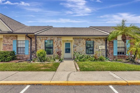Touwnhouse à vendre à Tampa, Floride: 2 chambres, 93.46 m2 № 2339014 - photo 2