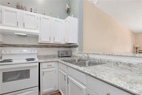 Touwnhouse à vendre à Tampa, Floride: 2 chambres, 93.46 m2 № 2339014 - photo 10