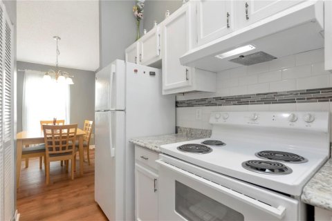 Touwnhouse à vendre à Tampa, Floride: 2 chambres, 93.46 m2 № 2339014 - photo 12