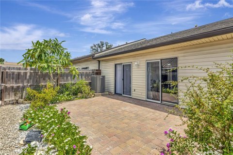 Touwnhouse à vendre à Tampa, Floride: 2 chambres, 93.46 m2 № 2339014 - photo 29