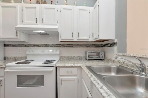 Touwnhouse à vendre à Tampa, Floride: 2 chambres, 93.46 m2 № 2339014 - photo 11