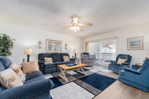 Condo in Belleair Beach, Florida, 2 bedrooms  № 2125192 - photo 8