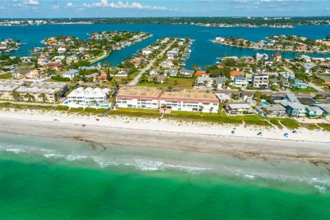 Condo in Belleair Beach, Florida, 2 bedrooms  № 2125192 - photo 3