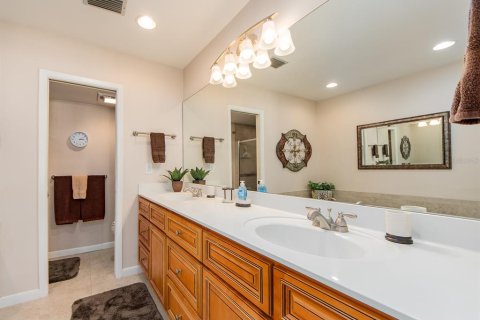 Condo in Belleair Beach, Florida, 2 bedrooms  № 2125192 - photo 22