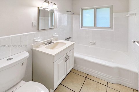 Villa ou maison à louer à Pompano Beach, Floride: 3 chambres, 107.67 m2 № 2241891 - photo 26