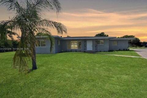 Villa ou maison à louer à Pompano Beach, Floride: 3 chambres, 107.67 m2 № 2241891 - photo 4