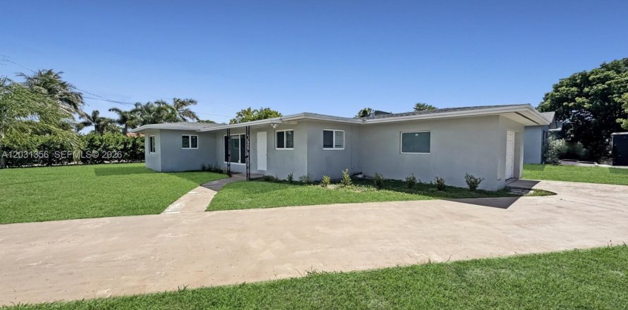 Villa ou maison à Pompano Beach, Floride 3 chambres, 107.67 m2 № 2241891