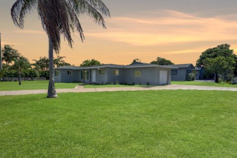 Villa ou maison à louer à Pompano Beach, Floride: 3 chambres, 107.67 m2 № 2241891 - photo 5