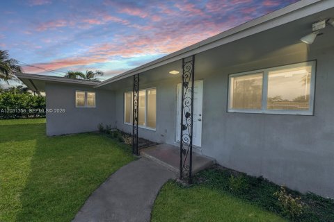 Villa ou maison à louer à Pompano Beach, Floride: 3 chambres, 107.67 m2 № 2241891 - photo 6