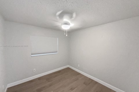 Casa en alquiler en Boca Raton, Florida, 3 dormitorios, 117.99 m2 № 1948613 - foto 5