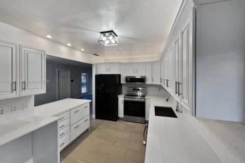 Casa en alquiler en Boca Raton, Florida, 3 dormitorios, 117.99 m2 № 1948613 - foto 6