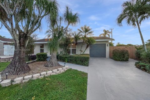 Casa en alquiler en Boca Raton, Florida, 3 dormitorios, 117.99 m2 № 1948613 - foto 10