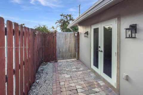 Casa en alquiler en Boca Raton, Florida, 3 dormitorios, 117.99 m2 № 1948613 - foto 23