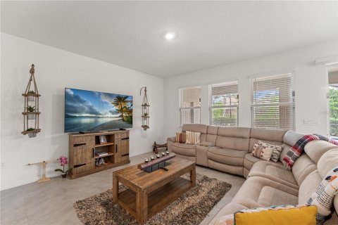 Casa en venta en Davenport, Florida, 7 dormitorios, 336.86 m2 № 2212488 - foto 9