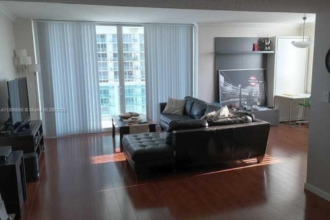 Condominio en alquiler en Miami, Florida, 2 dormitorios, 168.15 m2 № 1933360 - foto 6