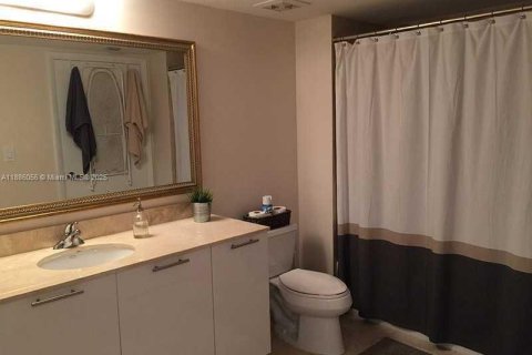 Condominio en alquiler en Miami, Florida, 2 dormitorios, 168.15 m2 № 1933360 - foto 13