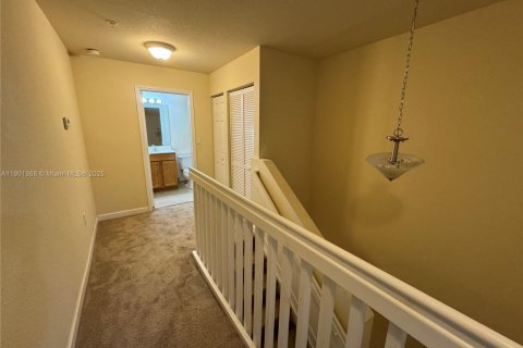 Casa en venta en Cutler Bay, Florida, 3 dormitorios, 140.75 m2 № 1953562 - foto 11