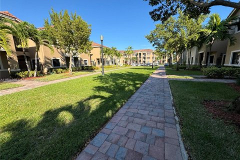 Casa en venta en Cutler Bay, Florida, 3 dormitorios, 140.75 m2 № 1953562 - foto 26