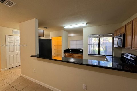 Casa en venta en Cutler Bay, Florida, 3 dormitorios, 140.75 m2 № 1953562 - foto 7