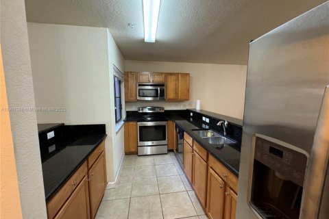 Casa en venta en Cutler Bay, Florida, 3 dormitorios, 140.75 m2 № 1953562 - foto 4