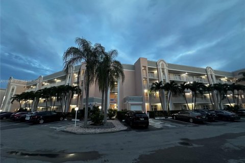 Condo in Sunrise, Florida, 2 bedrooms № 2062282 - photo 13
