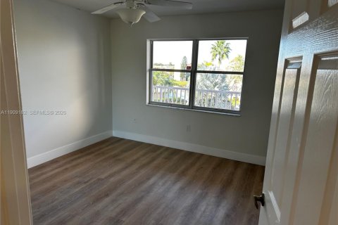 Condo in Sunrise, Florida, 2 bedrooms № 2062282 - photo 20