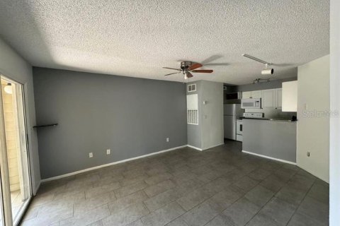 Condominio en alquiler en Orlando, Florida, 1 dormitorio, 49.7 m2 № 1795058 - foto 4