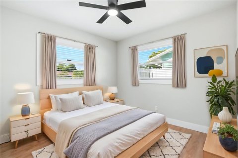 House in Saint Petersburg, Florida 3 bedrooms, 119.19 sq.m. № 2117807 - photo 15