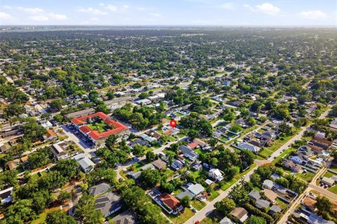 House in Saint Petersburg, Florida 3 bedrooms, 119.19 sq.m. № 2117807 - photo 28
