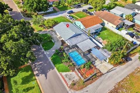 House in Saint Petersburg, Florida 3 bedrooms, 119.19 sq.m. № 2117807 - photo 26