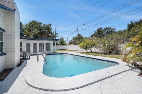 Casa en venta en Lakeland, Florida, 6 dormitorios, 189.99 m2 № 2222666 - foto 16