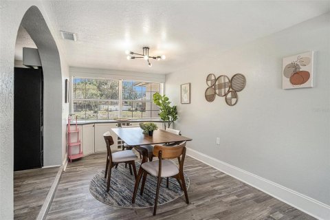 Casa en venta en Lakeland, Florida, 6 dormitorios, 189.99 m2 № 2222666 - foto 2