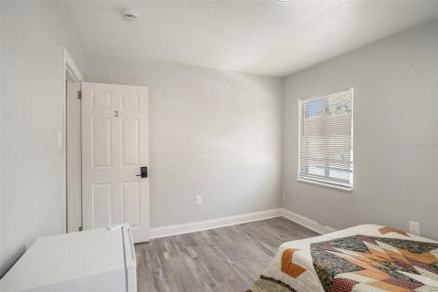 Casa en venta en Lakeland, Florida, 6 dormitorios, 189.99 m2 № 2222666 - foto 7
