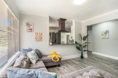 Casa en venta en Lakeland, Florida, 6 dormitorios, 189.99 m2 № 2222666 - foto 6